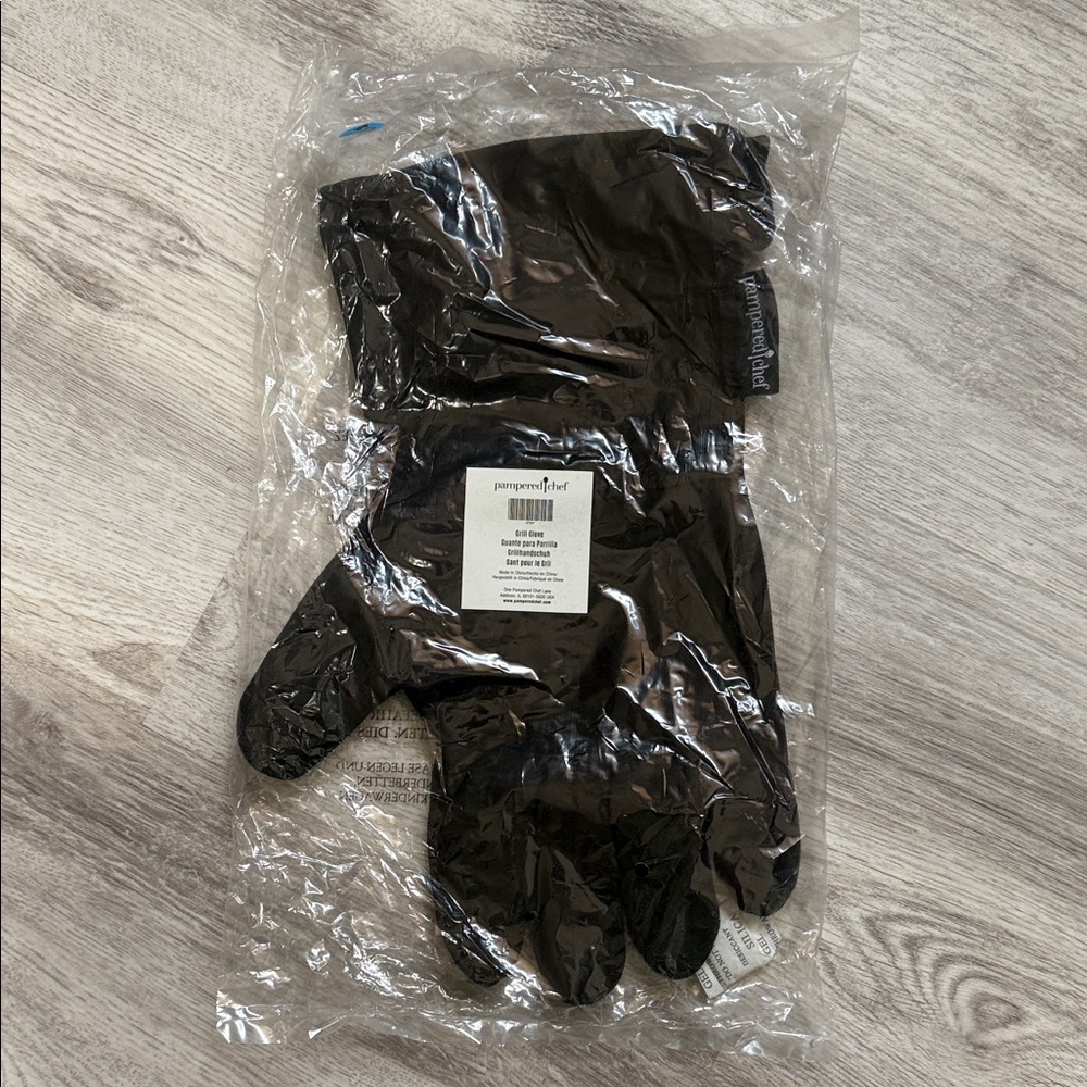 Pampered Chef Grill Glove